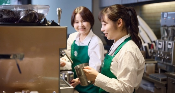 ドリンクの作成をする様子